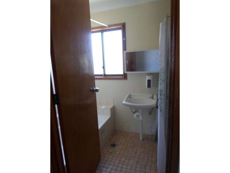 8 Cassia Street, West Albury NSW 2640