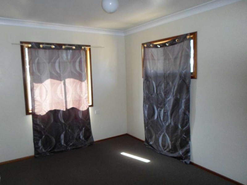 8 Cassia Street, West Albury NSW 2640