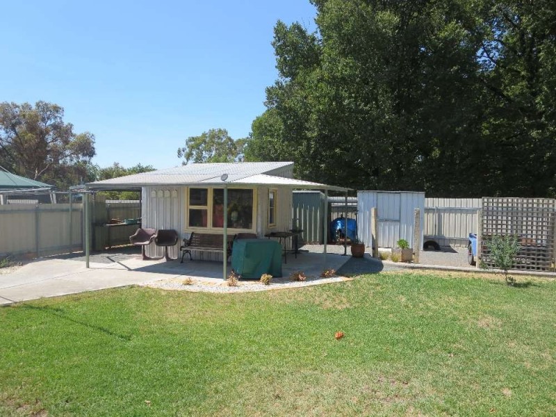 1 Edward Street, Culcairn NSW 2660