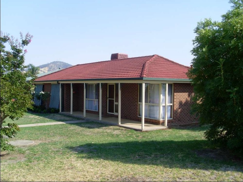 1 Denny Court, Thurgoona NSW 2640
