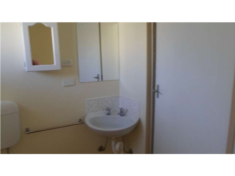 4/451 Rose Street, Lavington NSW 2641