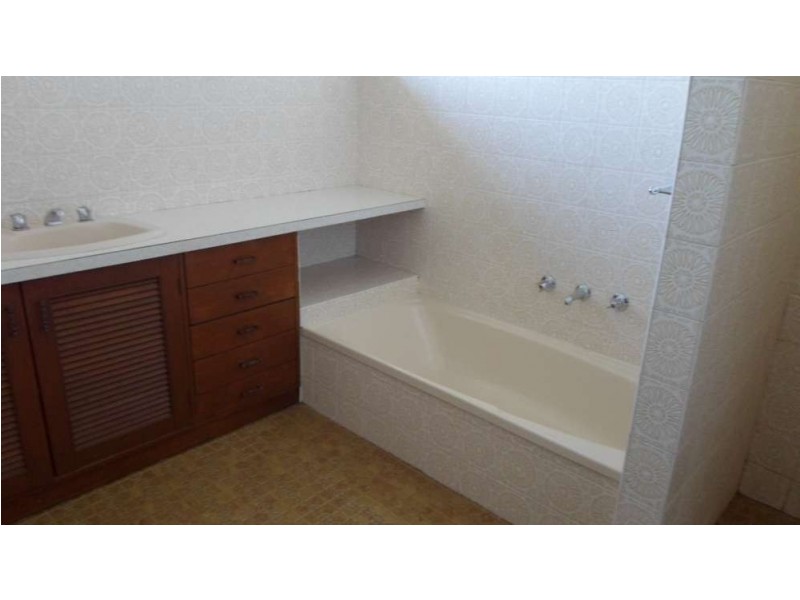 1/307 Vickers Road, Lavington NSW 2641