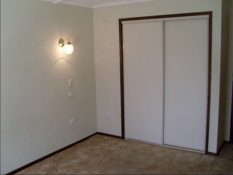 1/275 Vickers Road, Lavington NSW 2641