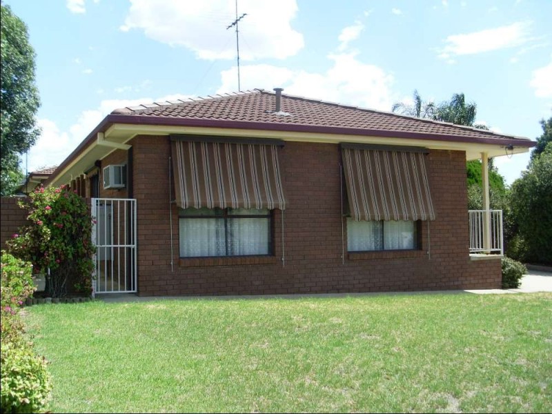 1/275 Vickers Road, Lavington NSW 2641