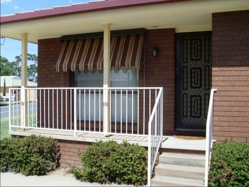 1/275 Vickers Road, Lavington NSW 2641