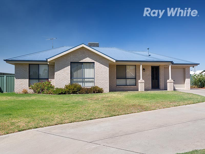 1/8 Hall Court, Howlong NSW 2643