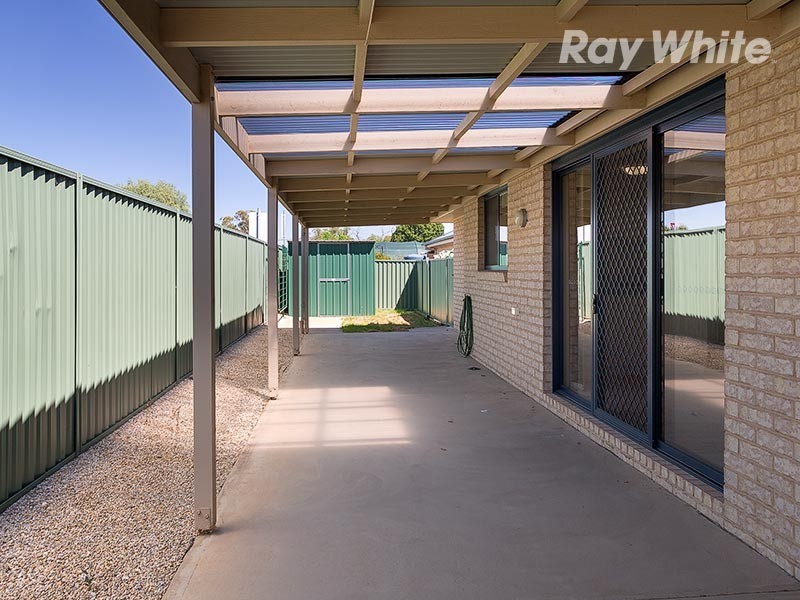 1/8 Hall Court, Howlong NSW 2643