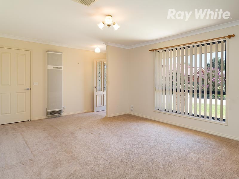 1/8 Hall Court, Howlong NSW 2643