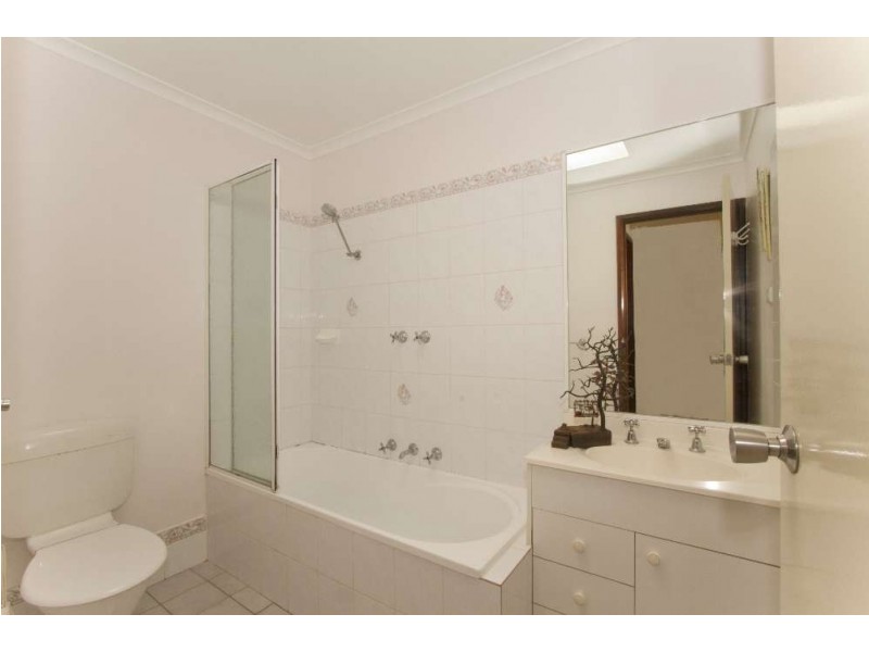102 Feathertop Circuit, Thurgoona NSW 2640