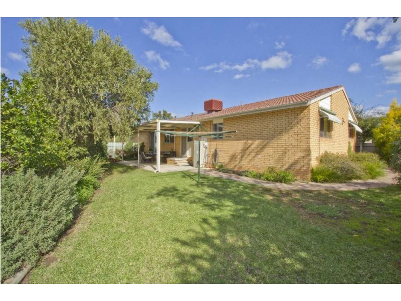 102 Feathertop Circuit, Thurgoona NSW 2640
