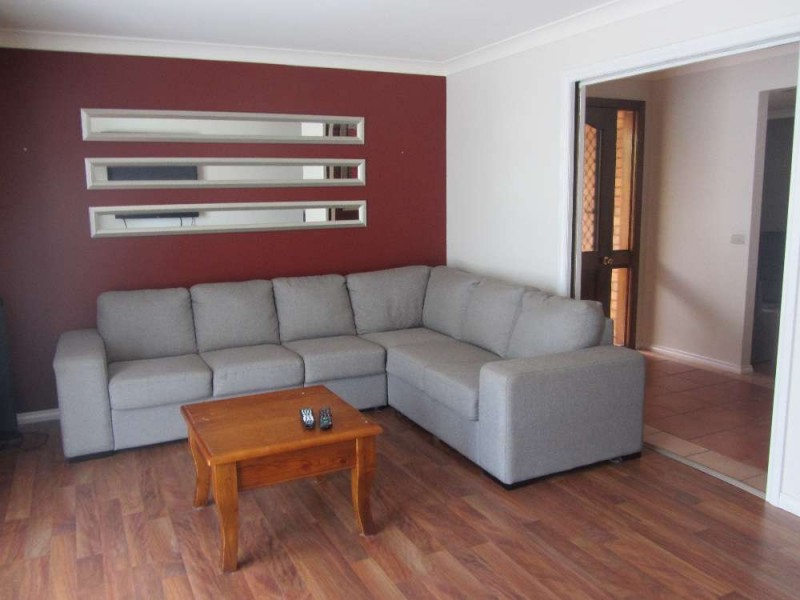 43 Saville Avenue, Lavington NSW 2641