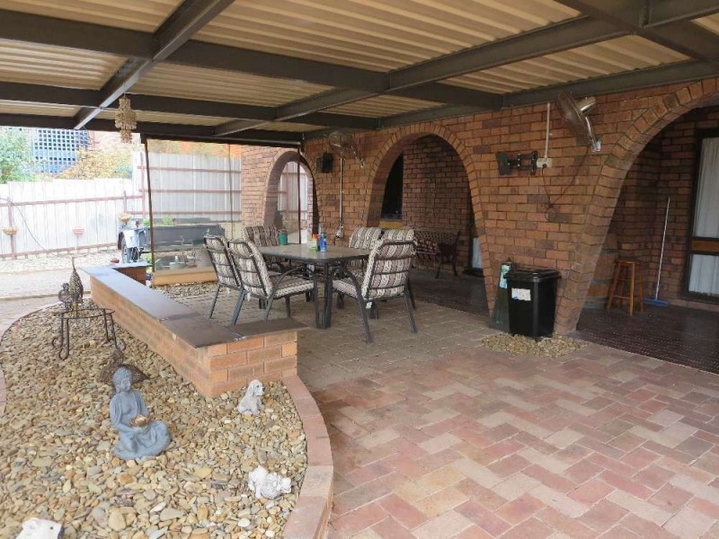 279 Tracy Street, Lavington NSW 2641