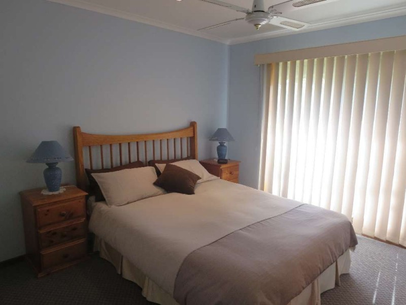 3 Doongan Place, West Albury NSW 2640