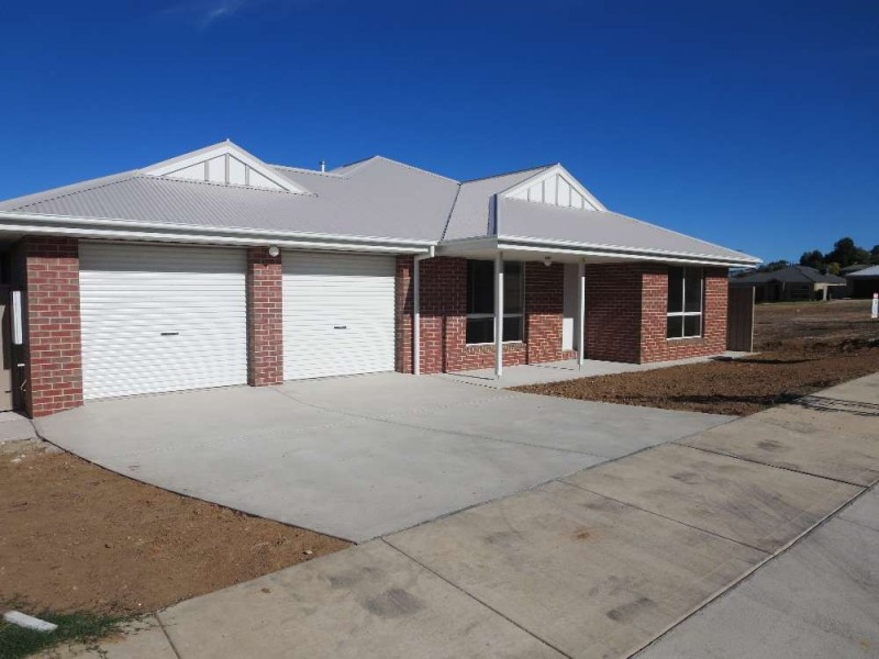 34 Lawson Circuit, Lavington NSW 2641