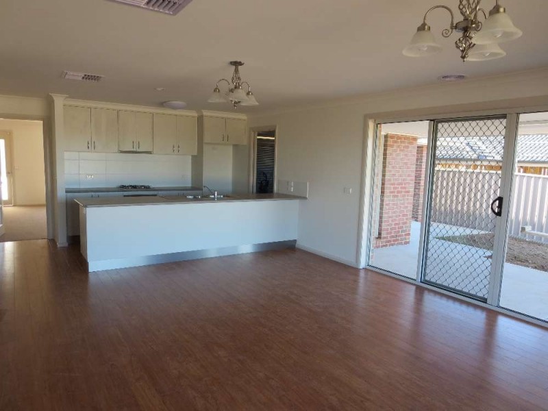 34 Lawson Circuit, Lavington NSW 2641