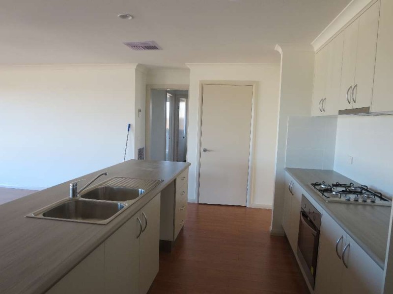 34 Lawson Circuit, Lavington NSW 2641