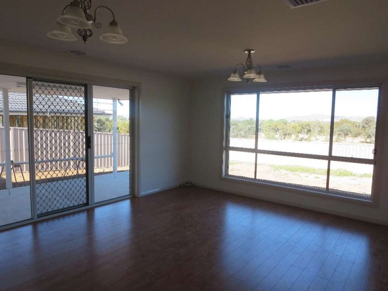 34 Lawson Circuit, Lavington NSW 2641