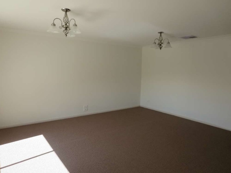 34 Lawson Circuit, Lavington NSW 2641