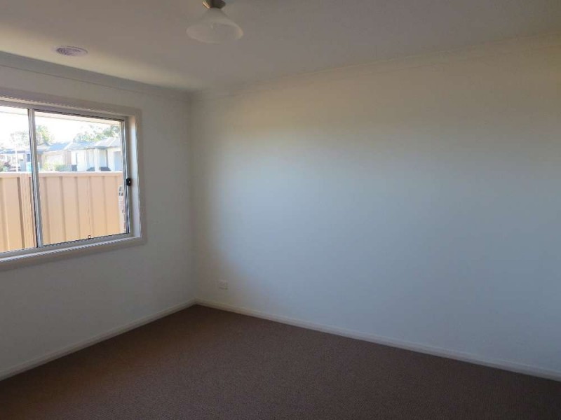 34 Lawson Circuit, Lavington NSW 2641