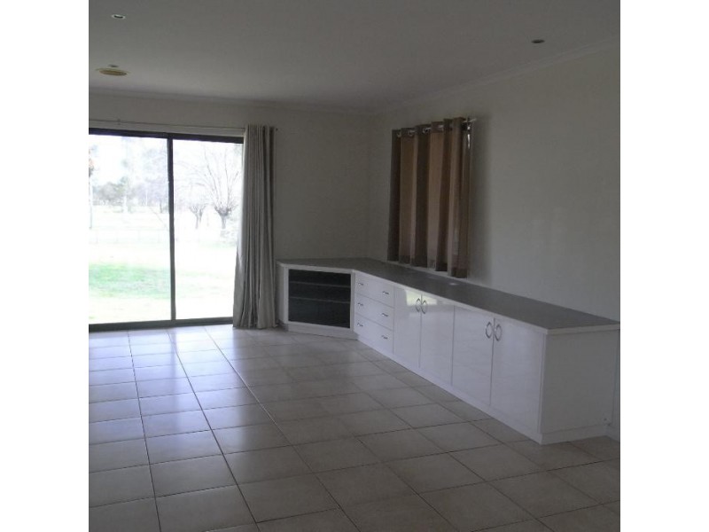 115 Hawkins Street, Howlong NSW 2643