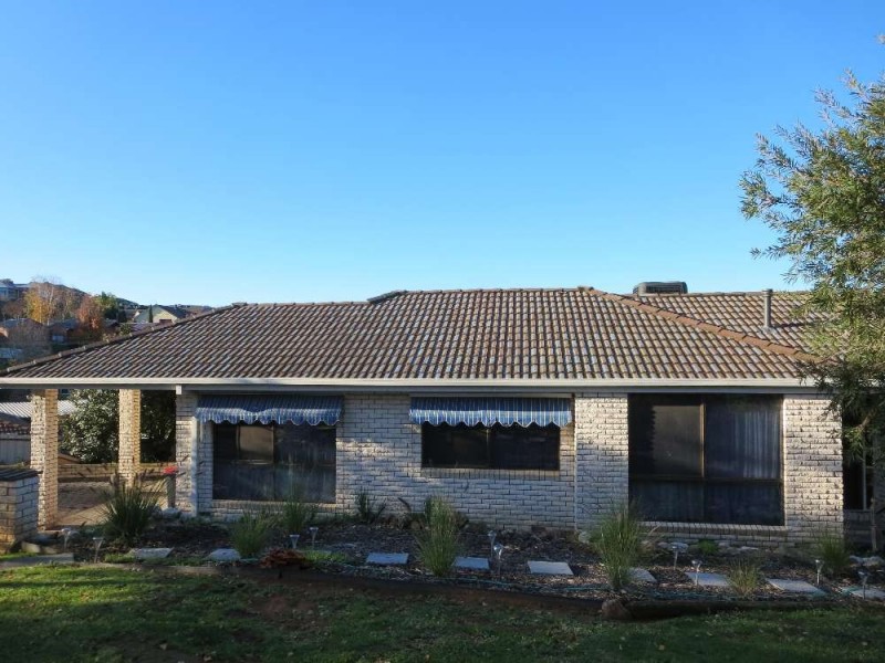 2 Karl Court, Lavington NSW 2641