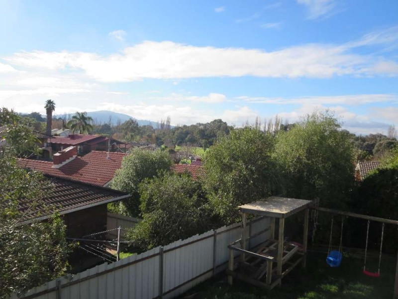 2 Karl Court, Lavington NSW 2641