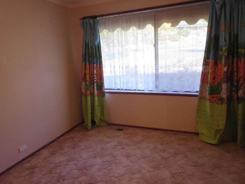 2 Karl Court, Lavington NSW 2641