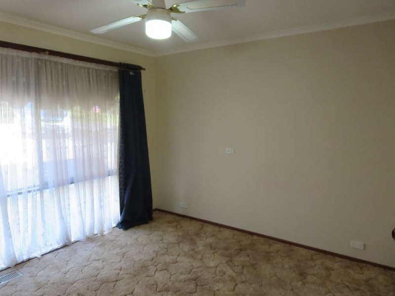 2 Karl Court, Lavington NSW 2641