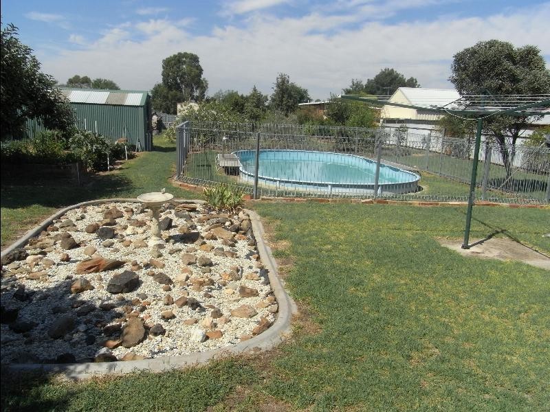 106 Pell Street, Howlong NSW 2643