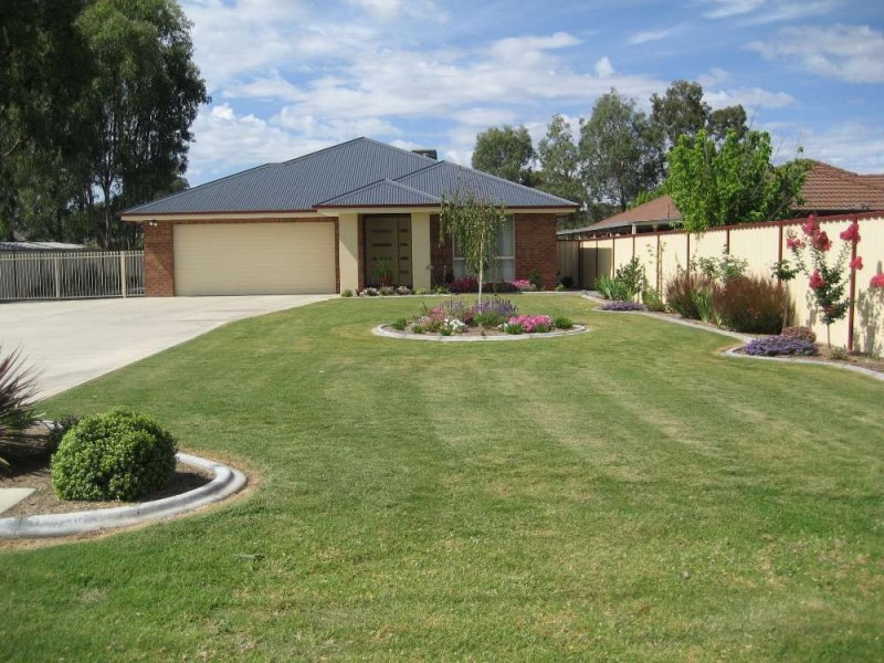 176 Clarke Street, Howlong NSW 2643