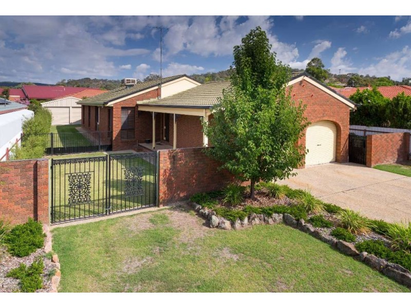 373 Poplar Drive, Lavington NSW 2641
