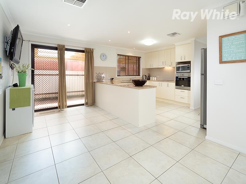 373 Poplar Drive, Lavington NSW 2641