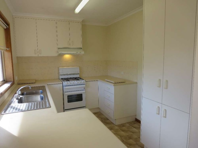 2/381 Dick Road, Lavington NSW 2641