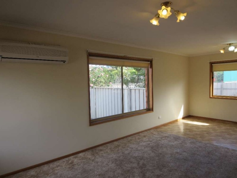 2/381 Dick Road, Lavington NSW 2641