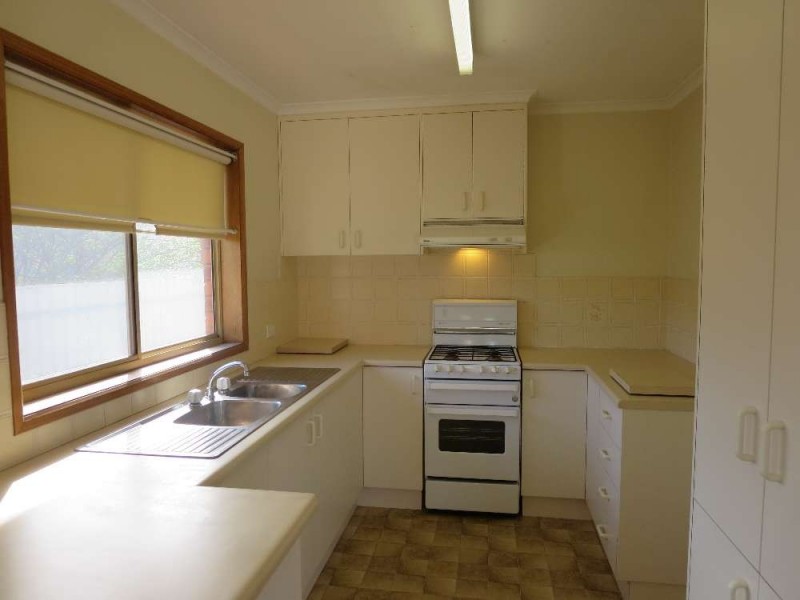 2/381 Dick Road, Lavington NSW 2641