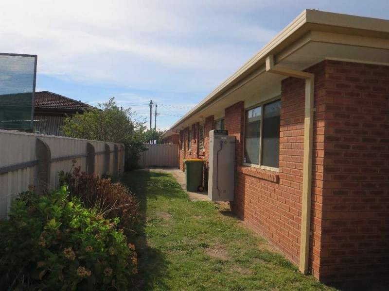 2/381 Dick Road, Lavington NSW 2641