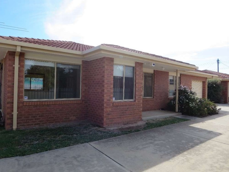 2/381 Dick Road, Lavington NSW 2641