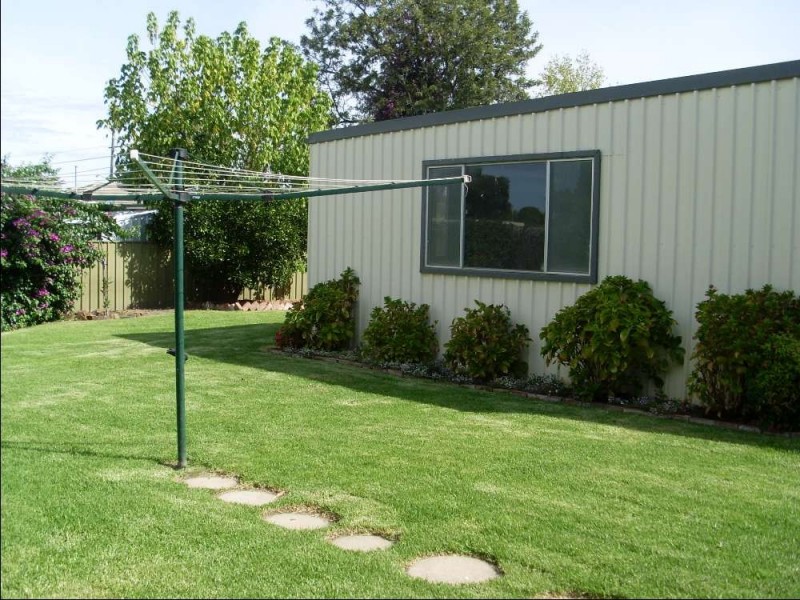 203 Kooba Street, North Albury NSW 2640