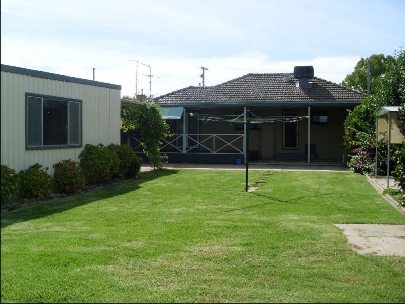 203 Kooba Street, North Albury NSW 2640