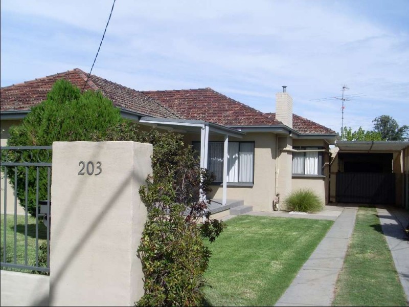 203 Kooba Street, North Albury NSW 2640