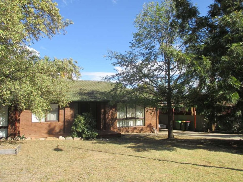 4 Buronga Drive, Springdale Heights NSW 2641