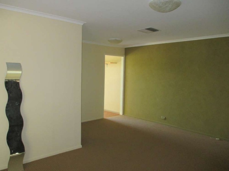 4 Buronga Drive, Springdale Heights NSW 2641