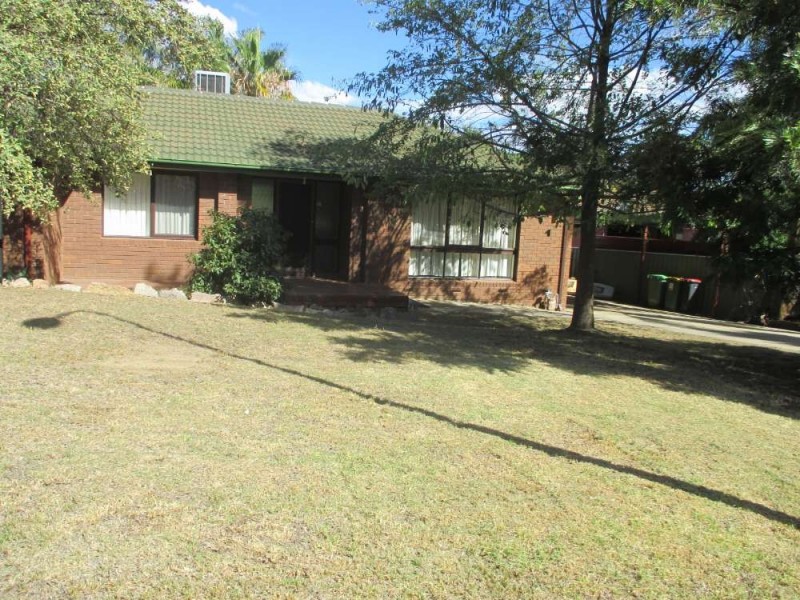 4 Buronga Drive, Springdale Heights NSW 2641