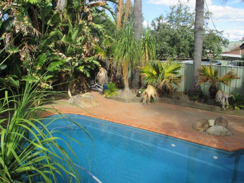 4 Buronga Drive, Springdale Heights NSW 2641