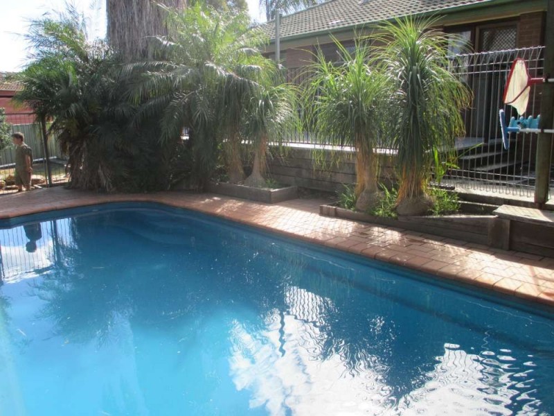 4 Buronga Drive, Springdale Heights NSW 2641