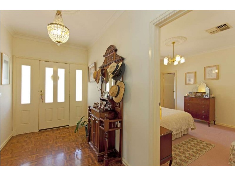 6 Hopwood Road, Thurgoona NSW 2640