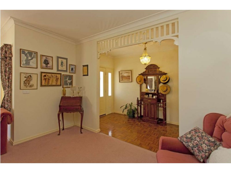 6 Hopwood Road, Thurgoona NSW 2640