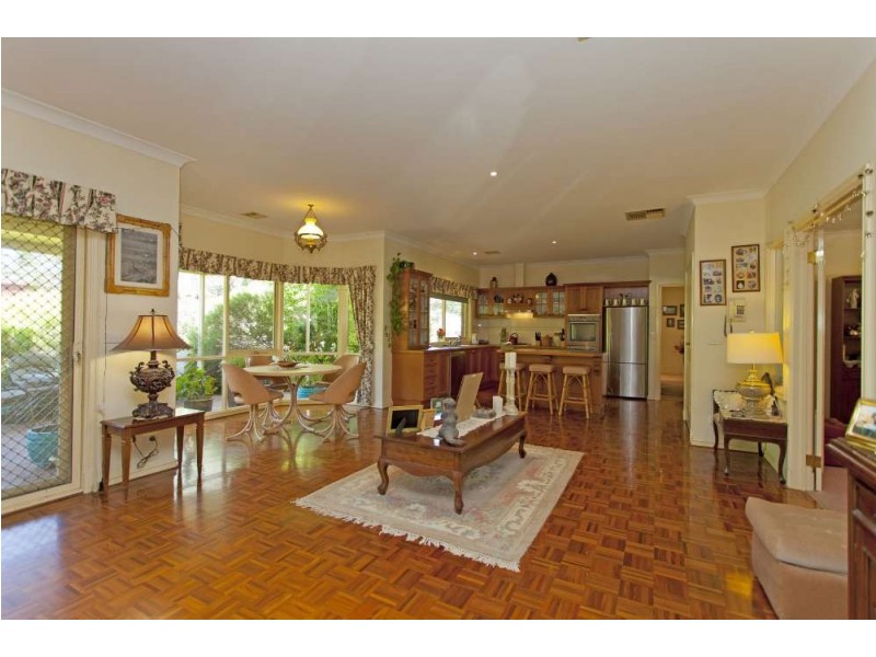 6 Hopwood Road, Thurgoona NSW 2640