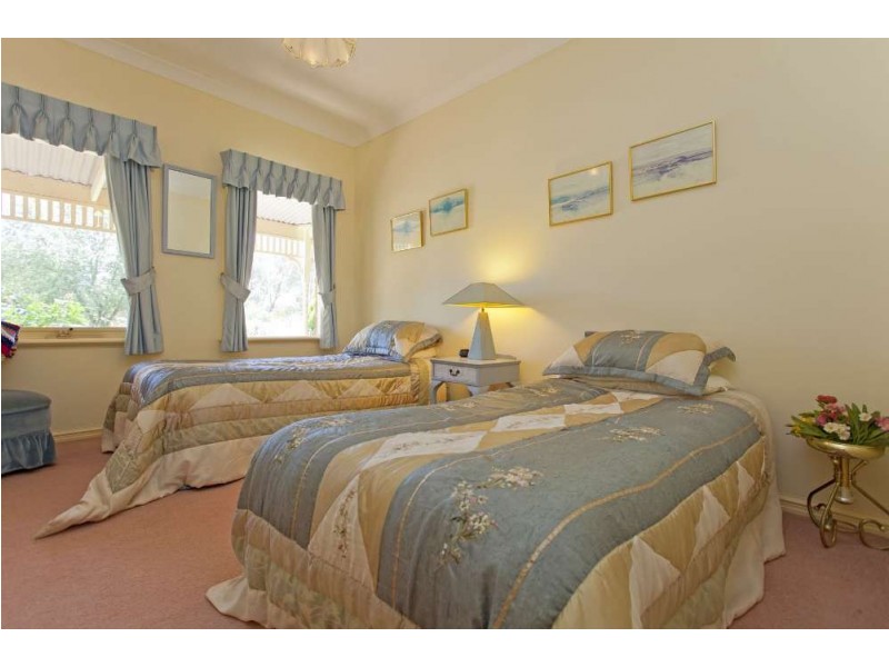 6 Hopwood Road, Thurgoona NSW 2640