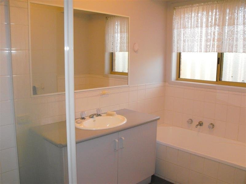 1/34 Saville Avenue, Lavington NSW 2641